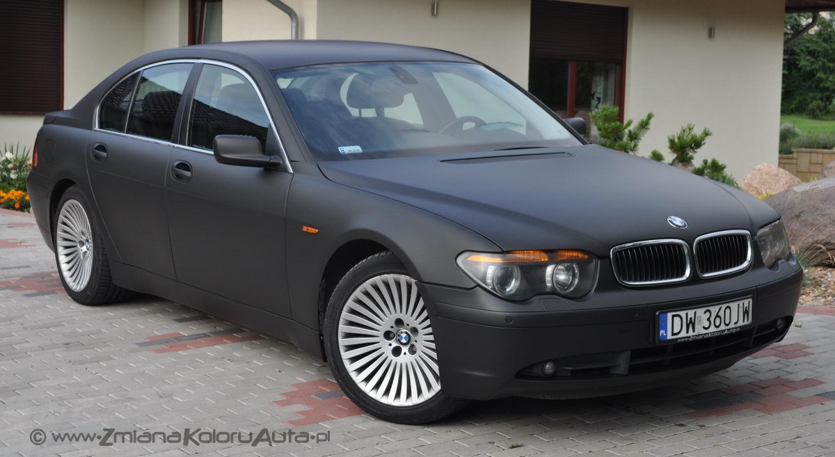 oklejanie samochodów BMW 7 czarny mat foliawanie aut