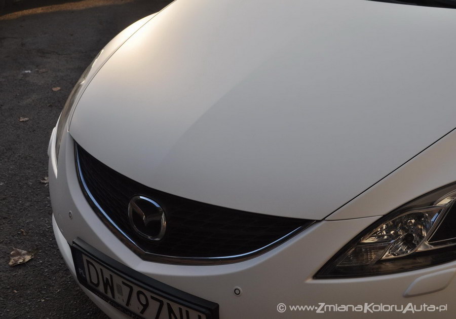 oklejanie samochodów Mazda 6 biały mat + czarny matowy