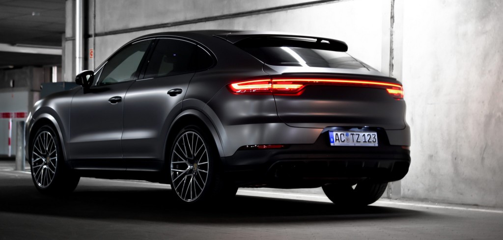 oklejenie auta w szarej satynie - porsche cayenne coupe Satin Dark Grey 3M 2080 WrapFilm