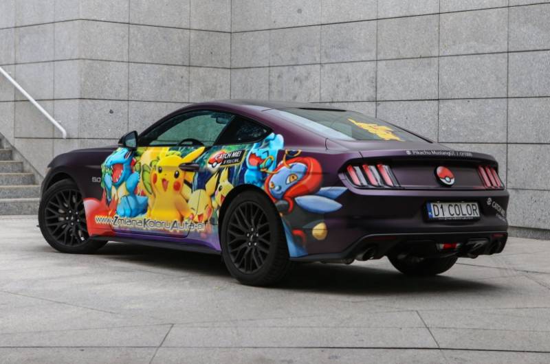 Stylizacja oklejanie PokemonGO pokecar Ford Mustang GT