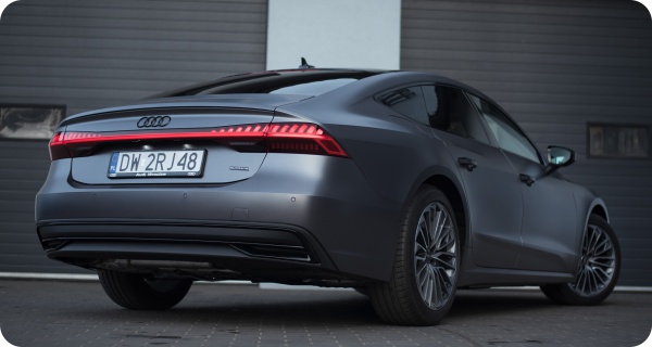 Zmiana koloru samochodu Audi A7 w kolorze Satin Dark Grey z palety 3M-2080 S261