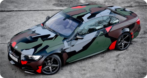 Stylizacja samochodu BMW M3 wzorem urban camo autorstwa malachowski-projekt.pl