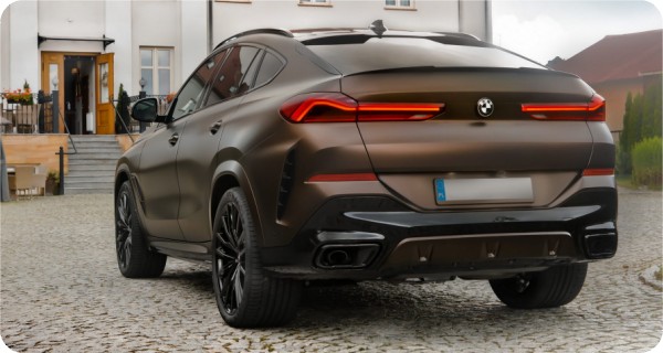 Zmiana koloru samochodu BMW X6M w kolorze Matt Java Brown  z palety KPMF K75543