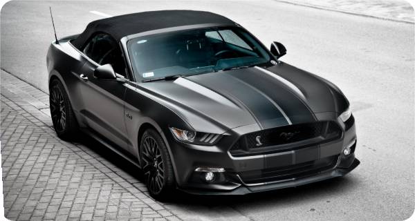 Zmiana koloru samochodu FORD MUSTANG GT Cabrio w kolorze Diamond Black Matte z palety PWF CC-4101