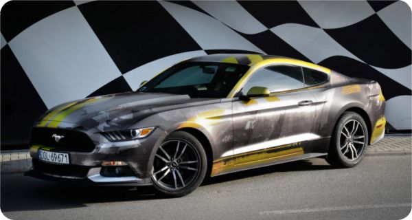 Stylizacja samochodu FORD MUSTANG grafik autorstwa malachowski-projekt.pl