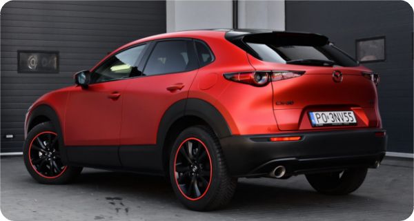 Zmiana koloru samochodu Mazda CX-30 w kolorze Matt Anodized Red z palety PWF Platinum Wrapping Film