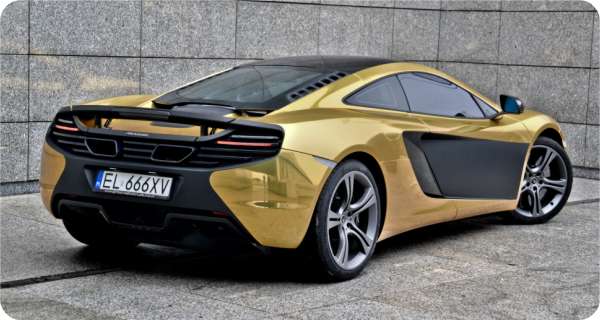 Zmiana koloru samochodu McLaren MP4-12C  w kolorze Gold Chrome Zoty Chrom z palety Avery Conform Chrome