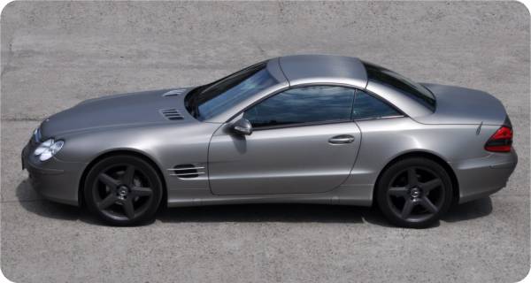 Zmiana koloru samochodu Mercedes SL500 w kolorze Brushed Titanium 1080-BR230 z palety 3M