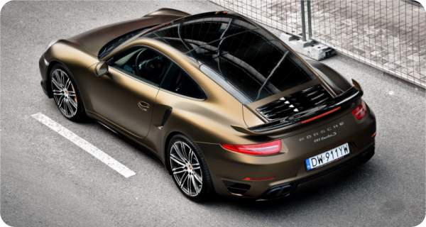 Zmiana koloru samochodu Porsche 911 Turbo S w kolorze Matt Bond Gold z palety PWF CC-4027