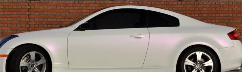oklejanie samochodu Infinity G35 biała perła variochrome, zmiana koloru