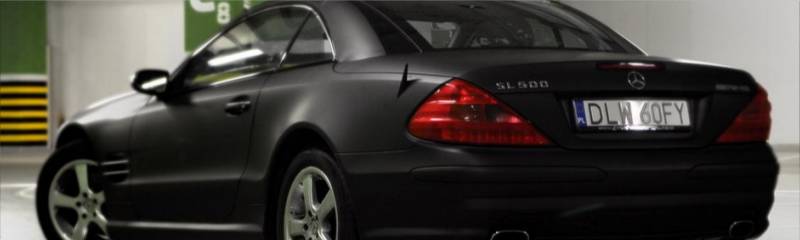 oklejanie samochodu Mercedes SL czarny mat, zmiana koloru