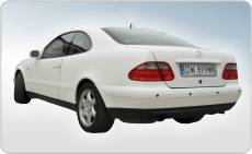 Ciekawie zmienił się ten Mercedes CLK w nowym modnym białym matowym kolorze