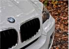 Oklejanie samochodw Zmiana koloru samochodu BMW X6 na kolor biaa pera