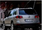 Oklejanie samochod�w VW Touareg oklejony foli� w kolorze Matte Grey Aluminium z palety firmy 3M