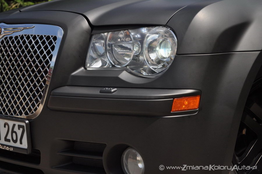 oklejanie samochodów Chrysler 300c czarny mat oklejanie