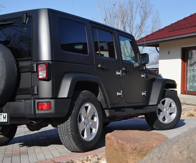 oklejanie samochodów Jeep Wrangler czarny mat